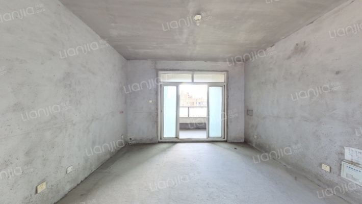 东郡丽水C区二手房实景图