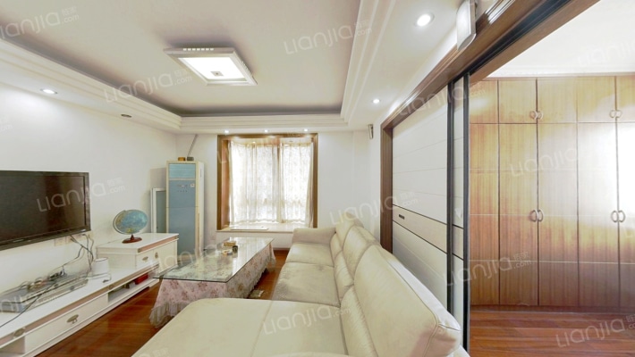 海华三和嘉园二手房实景图