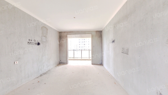 鸿海满园二手房实景图