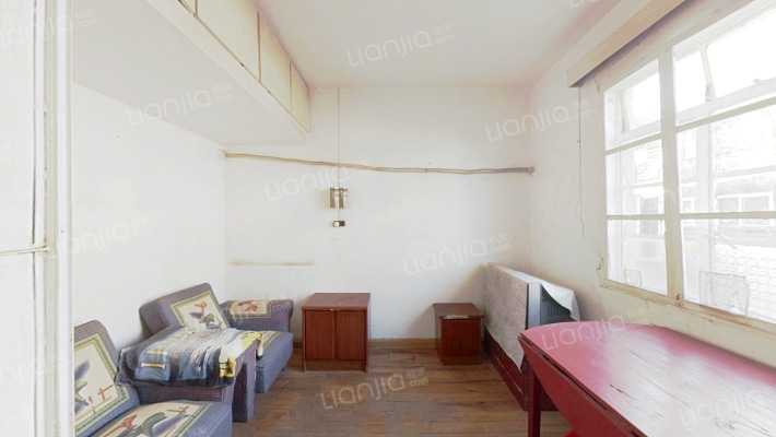 吕八街7号二手房实景图