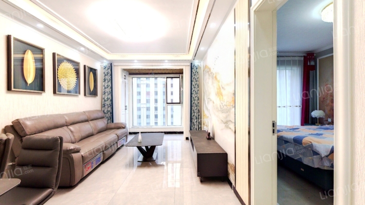 自住装修 中层 满二 带家具家电 视野采光好-客厅