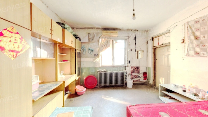 魁华里二手房实景图