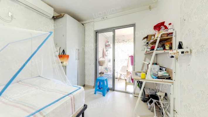 深蓝公寓二手房实景图