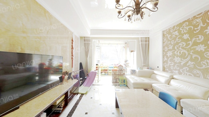 绿地新里卢浮公馆二手房实景图