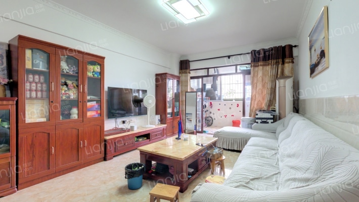 东怡新苑二手房实景图