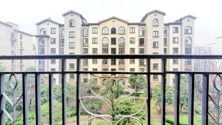 宝德·东堤湾1号二手房实景图