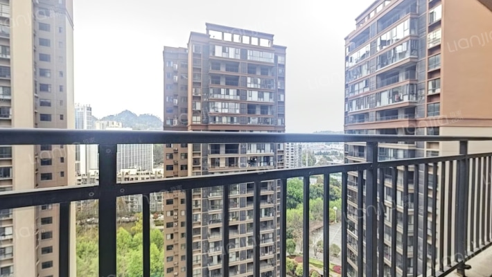 名门江山小区二手房实景图