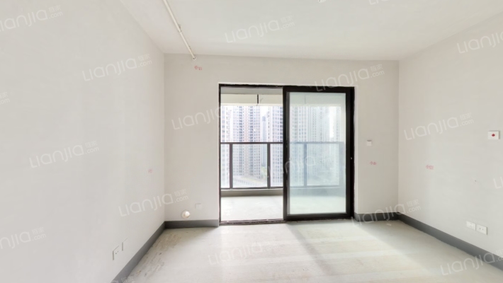 湖悦华庭二手房实景图