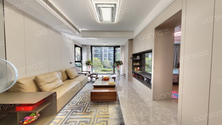 悦年华花园二手房实景图