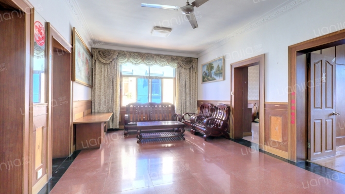 栗园村77号二手房实景图