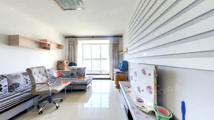 名流枫景洋房精装两居室，南北通透，看房方便-客厅