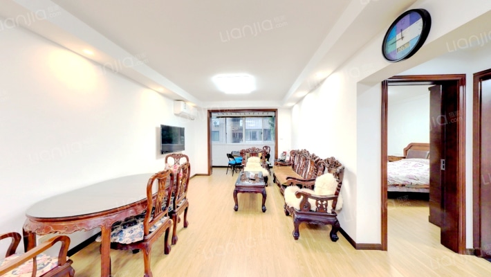 海鹏花苑二手房实景图