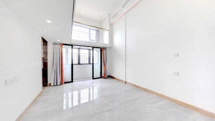 冠科泊樾湾二手房实景图