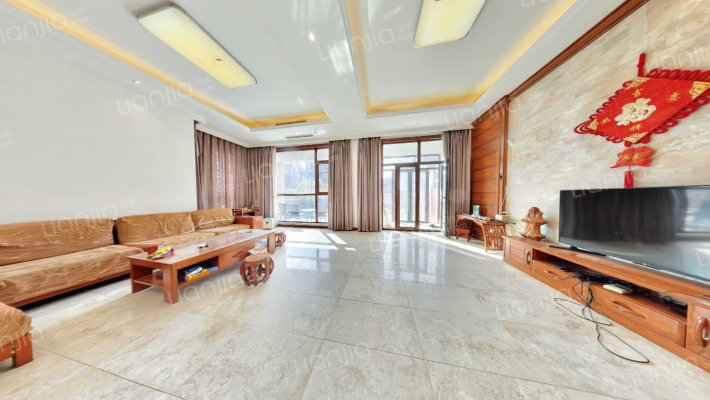 泰晤士河二手房实景图