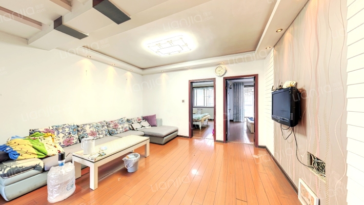 雷奥公寓二手房实景图