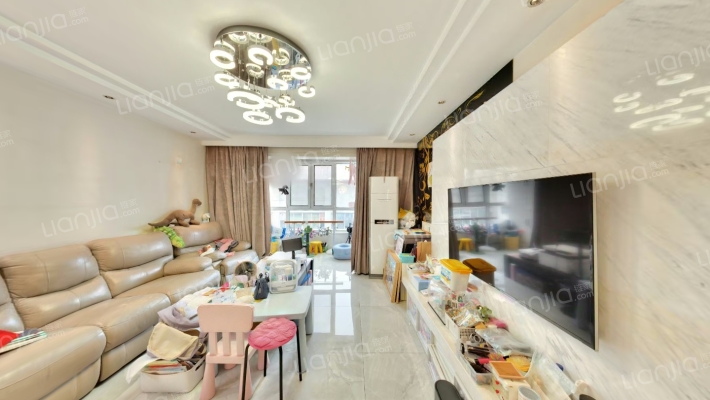 东润名邸二手房实景图