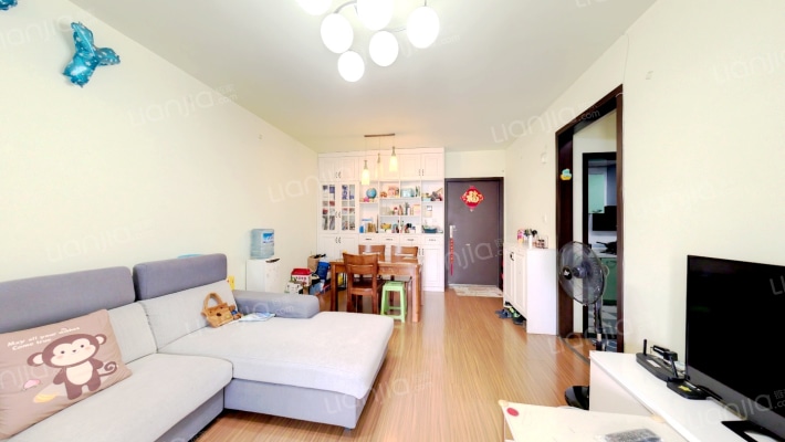 万科魅力之城三期二手房实景图