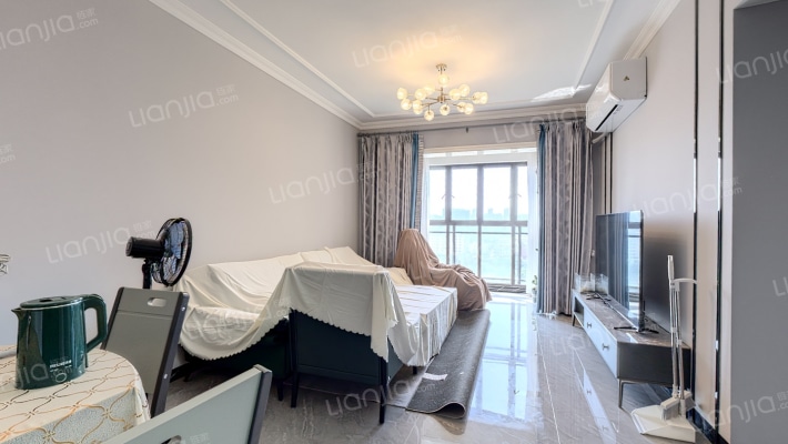 保利香槟颂二手房实景图