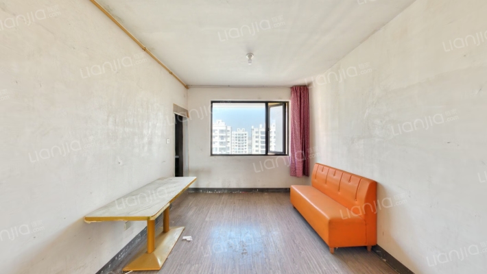 桐鹤名苑三区二手房实景图