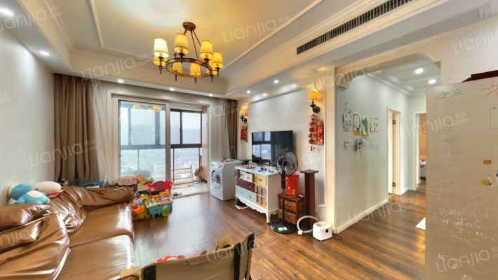 顶琇国际公馆二手房实景图