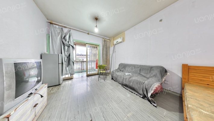 天彩菁华二手房实景图