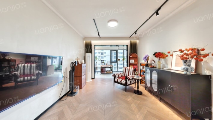 碧桂园生态城依云二手房实景图