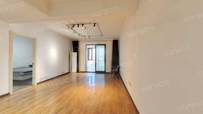 南国中心一期二手房实景图