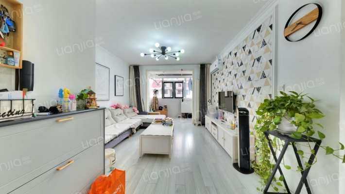 富丽新苑二手房实景图