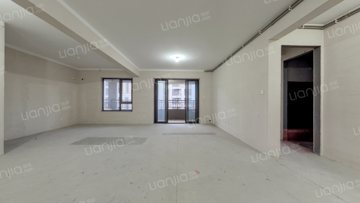 岭湖湾二手房实景图