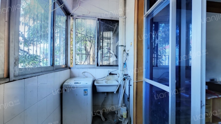 农业农村局家属楼二手房实景图