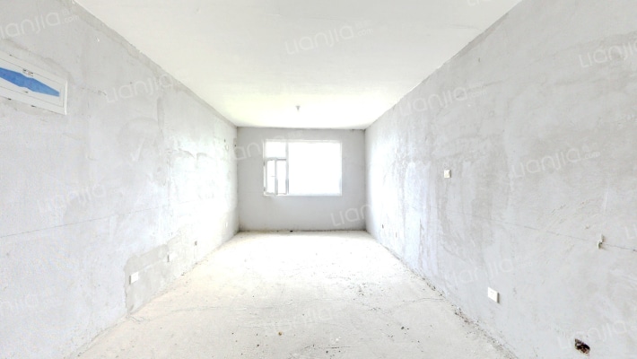 潮新佳苑二手房实景图