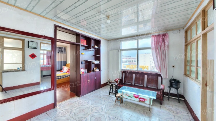 老县社小区二手房实景图