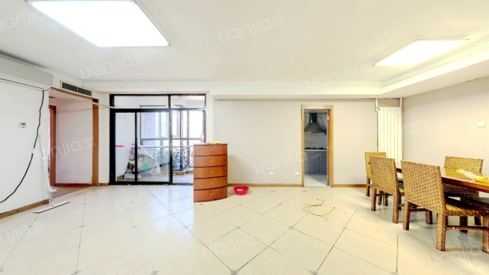 世豪公寓二手房实景图