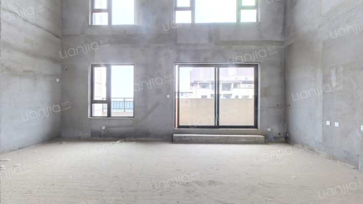 绿地·溱水小镇二手房实景图