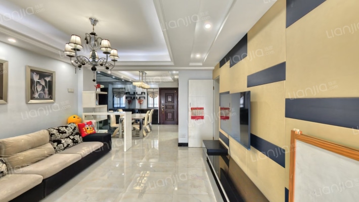 蓝庭花园二手房实景图