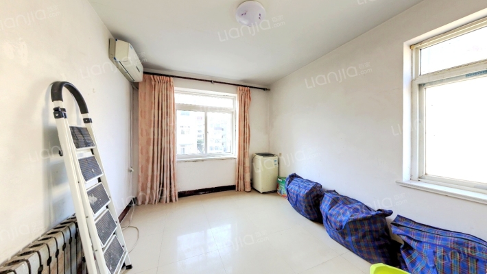 凤凰台三街小区二手房实景图