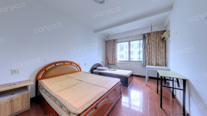 打铁关新村二手房实景图