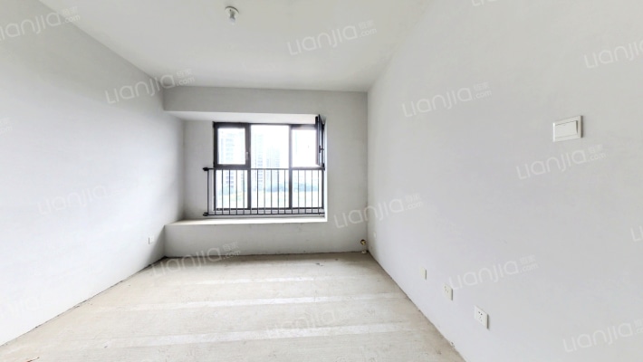 此房是边户，毛坯房，随意装修，名厨双明卫-客厅