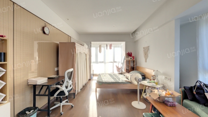 恒荣广场二手房实景图