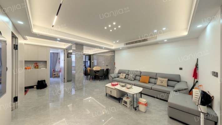 龙洲四街二手房实景图