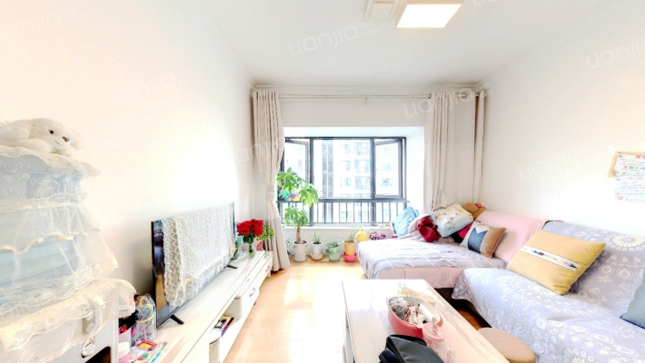 实力山语间二手房实景图