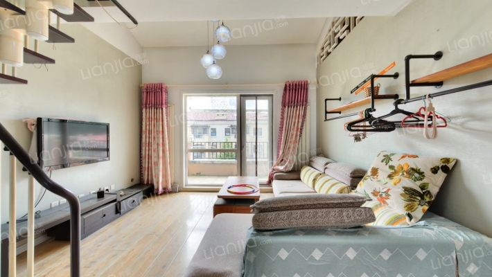 万科溪之谷2.2期二手房实景图