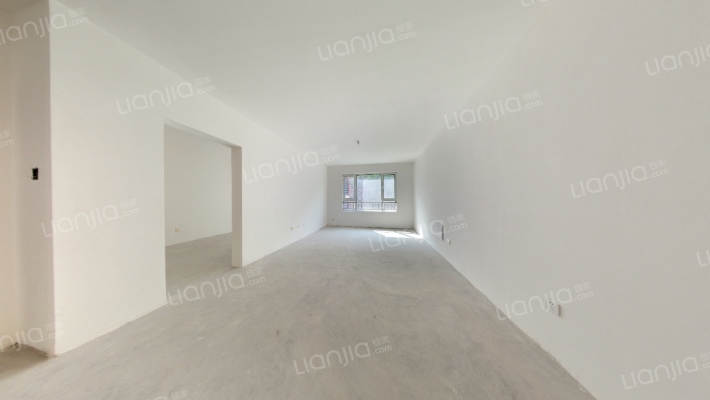 依山美郡二手房实景图