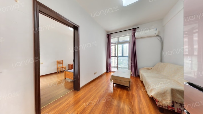 外滩棕榈泉二手房实景图