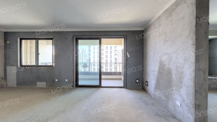 中梁越江府二手房实景图