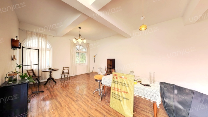 都市田园别墅二手房实景图