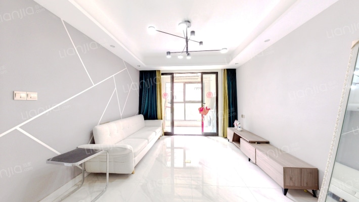 吾悦华府二手房实景图