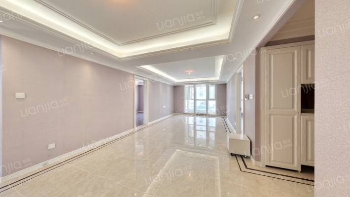 万科翡翠之光1期B区二手房实景图