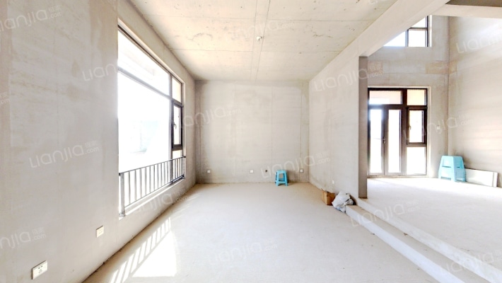 牛驼温泉孔雀城沁泉苑二手房实景图