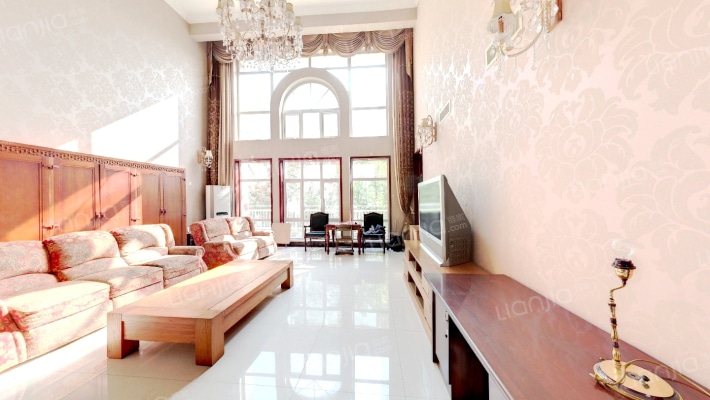 鲁信蟠龙山花园二手房实景图